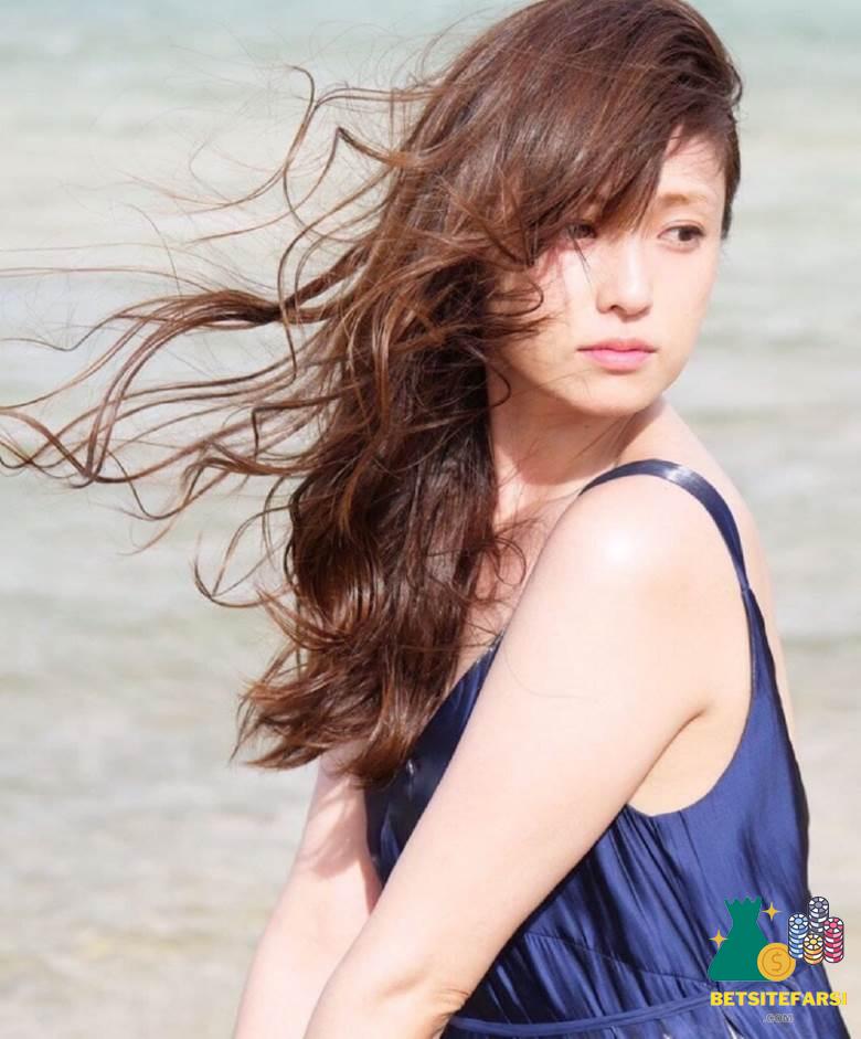 درآمد کیوکو فوکادا از کجاست؟